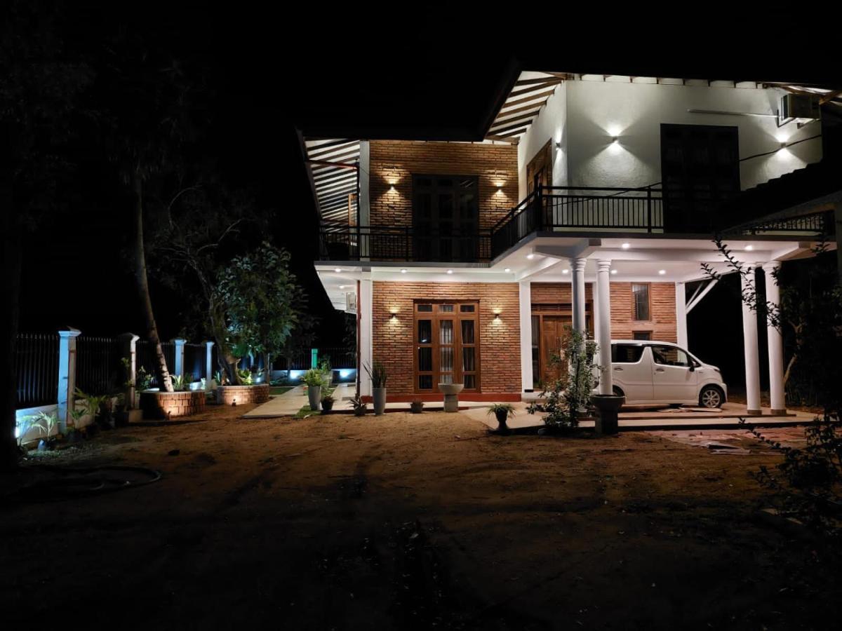 Green Shield Resort Anuradhapura Exteriör bild