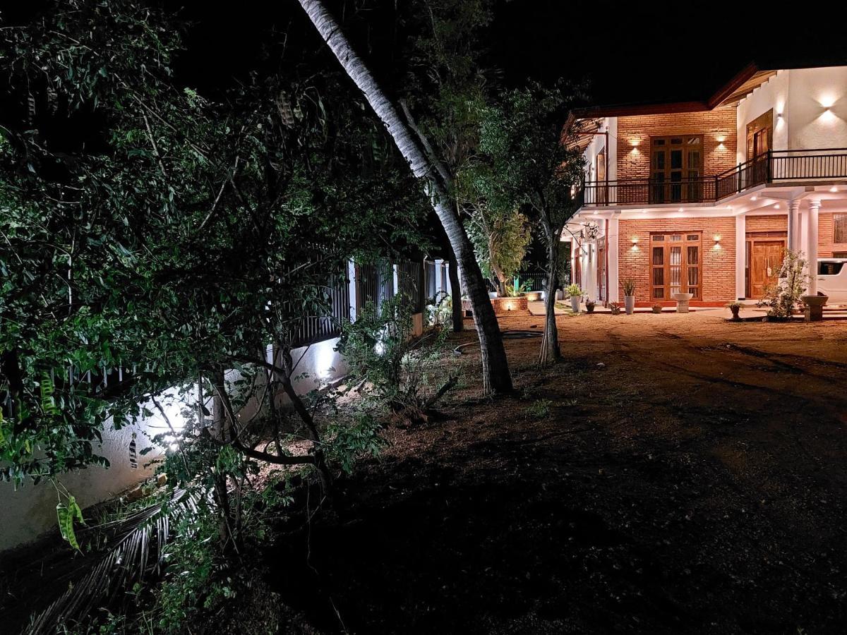 Green Shield Resort Anuradhapura Exteriör bild