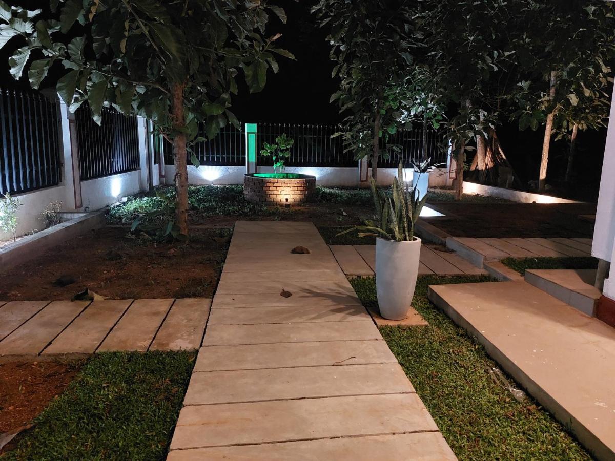 Green Shield Resort Anuradhapura Exteriör bild