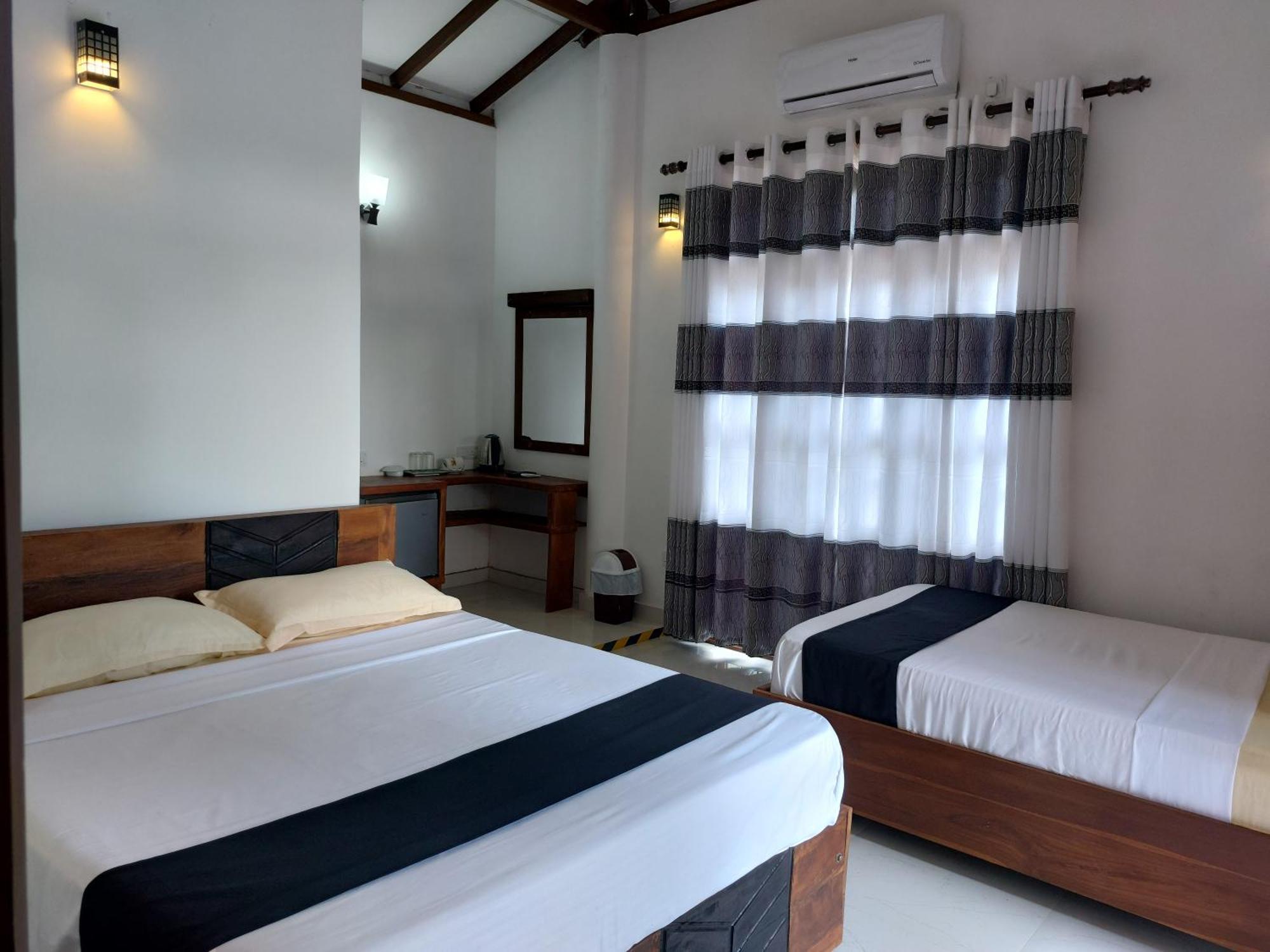 Green Shield Resort Anuradhapura Exteriör bild