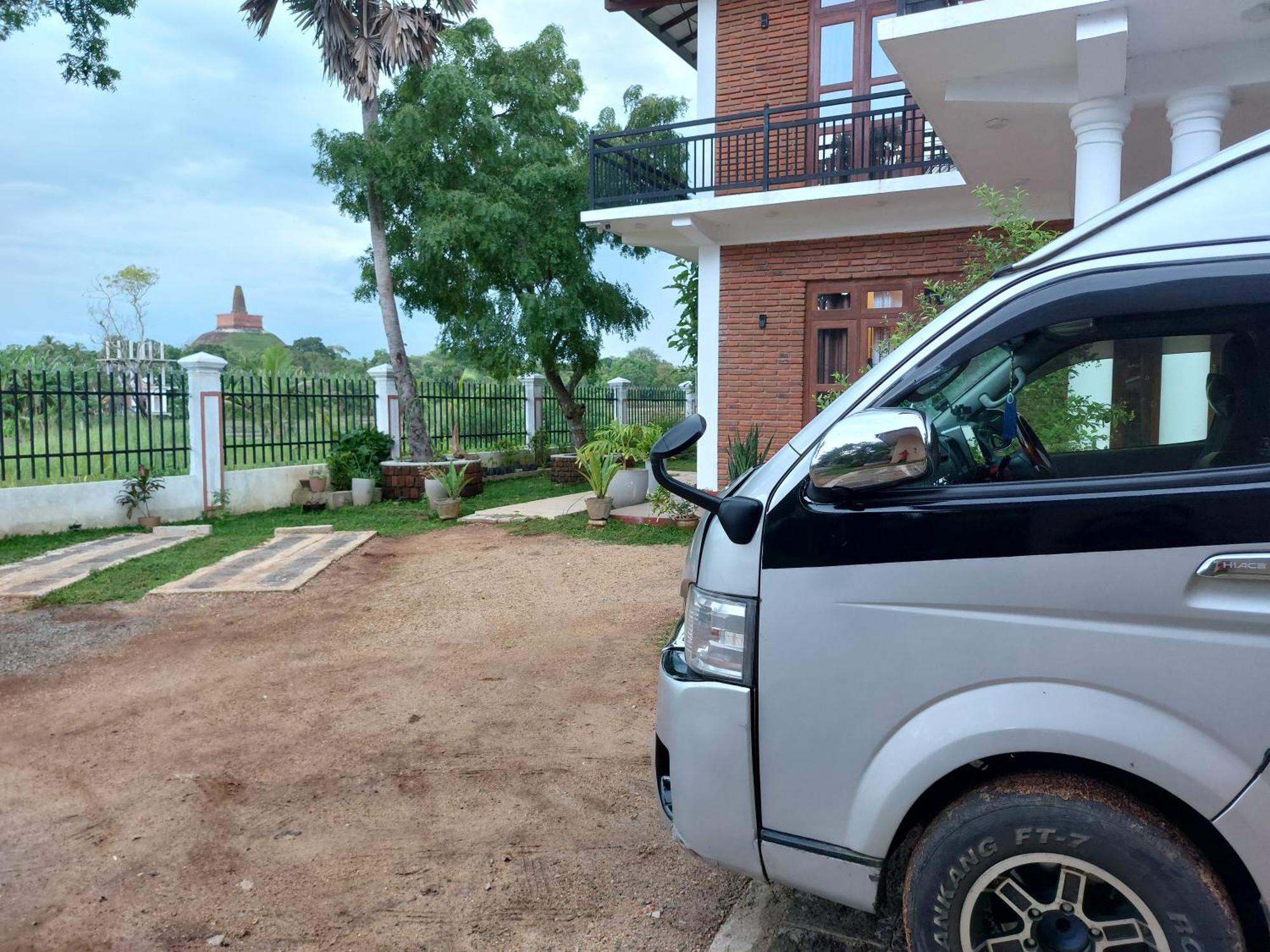 Green Shield Resort Anuradhapura Exteriör bild
