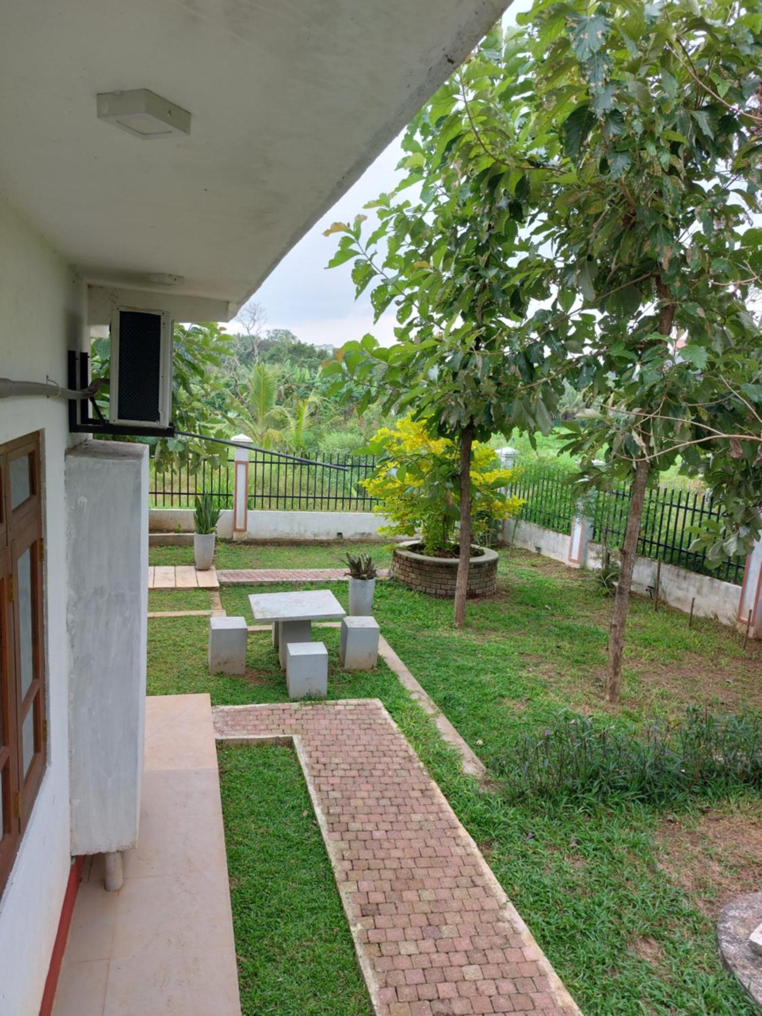 Green Shield Resort Anuradhapura Exteriör bild