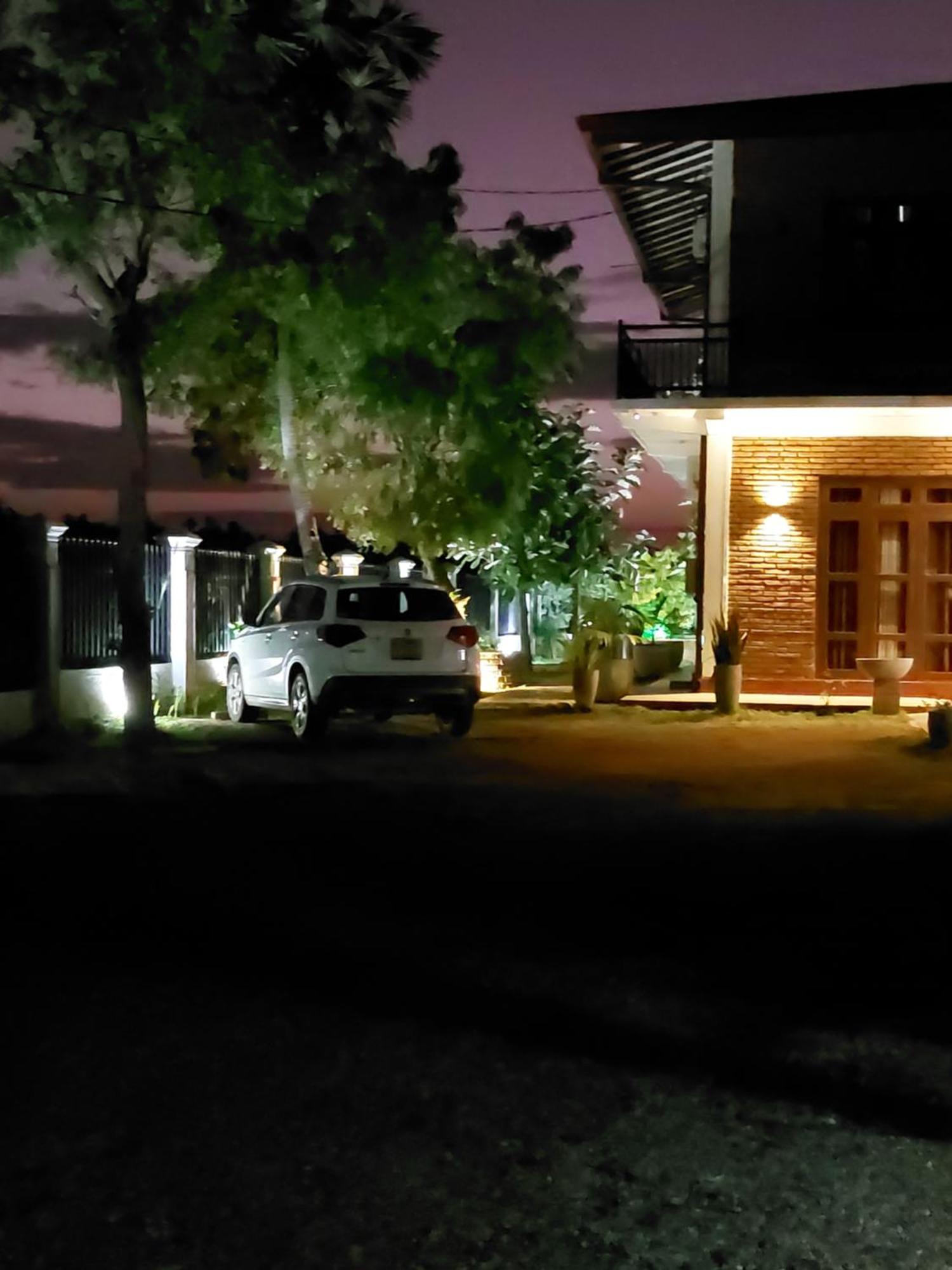 Green Shield Resort Anuradhapura Exteriör bild