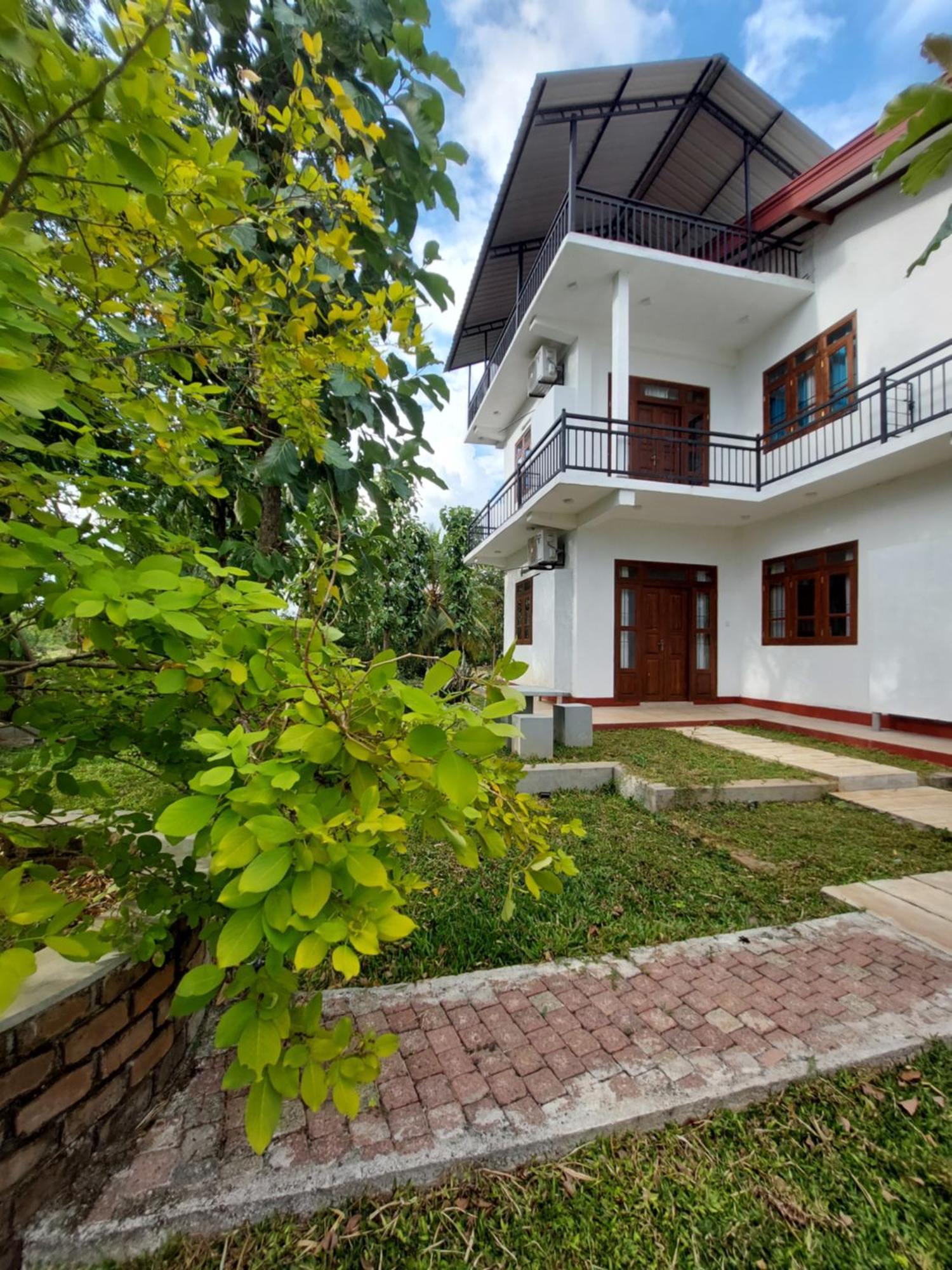 Green Shield Resort Anuradhapura Exteriör bild